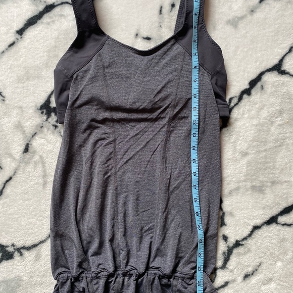 Lululemon XS Grey Built-in Bra Athletic Shirt - Picture 4 of 5